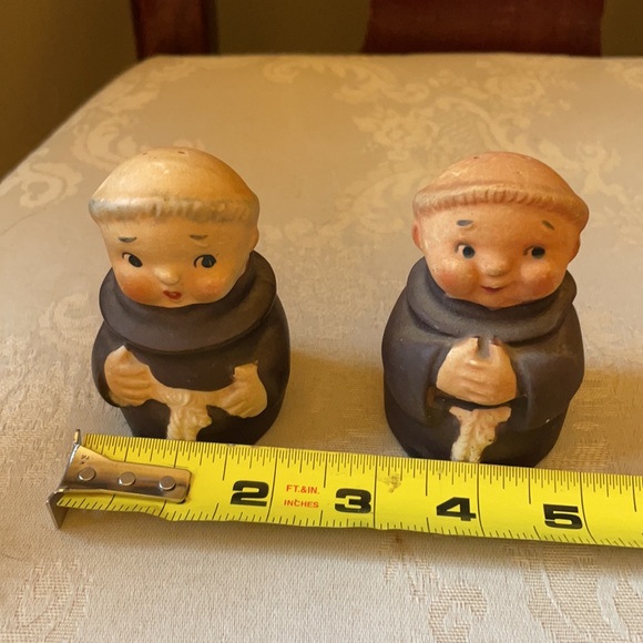 Vintage German Goebel Friar Tuck salt and pepper shakers from 1950s, EUC - Picture 9 of 10